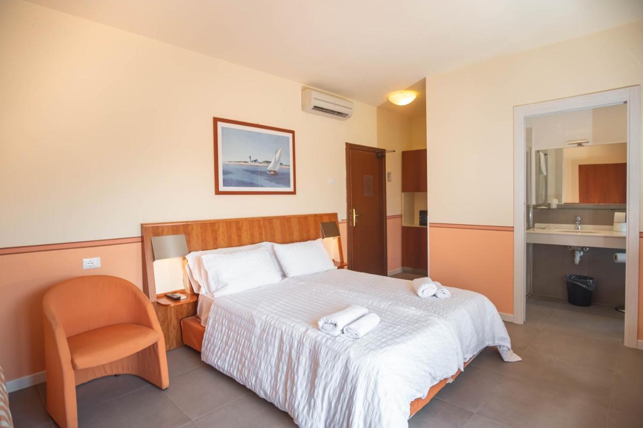 Hotel Romeo Torri Del Benaco Zewnętrze zdjęcie