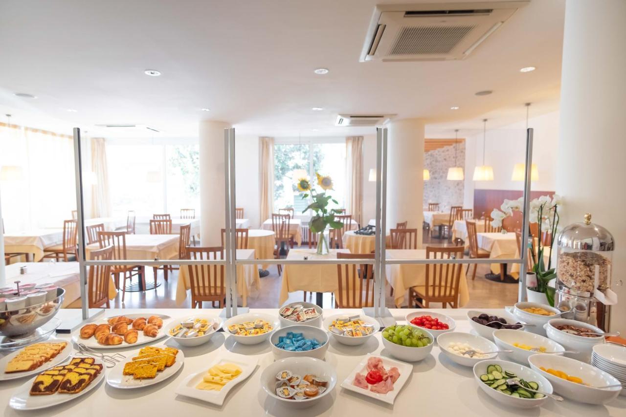 Hotel Romeo Torri Del Benaco Zewnętrze zdjęcie